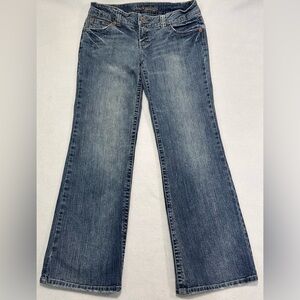 American Eagle Boyfriend Style Jeans
Size: 8 Reg
